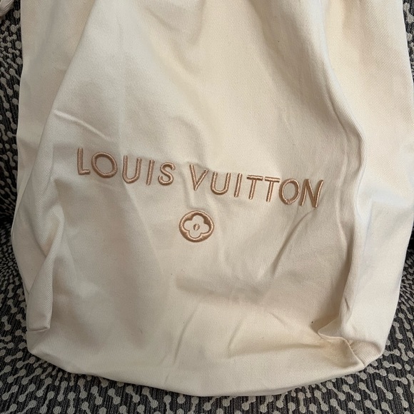 heavy canvas and embroidery drawstring bag. Scarf not included - Picture 7 of 11